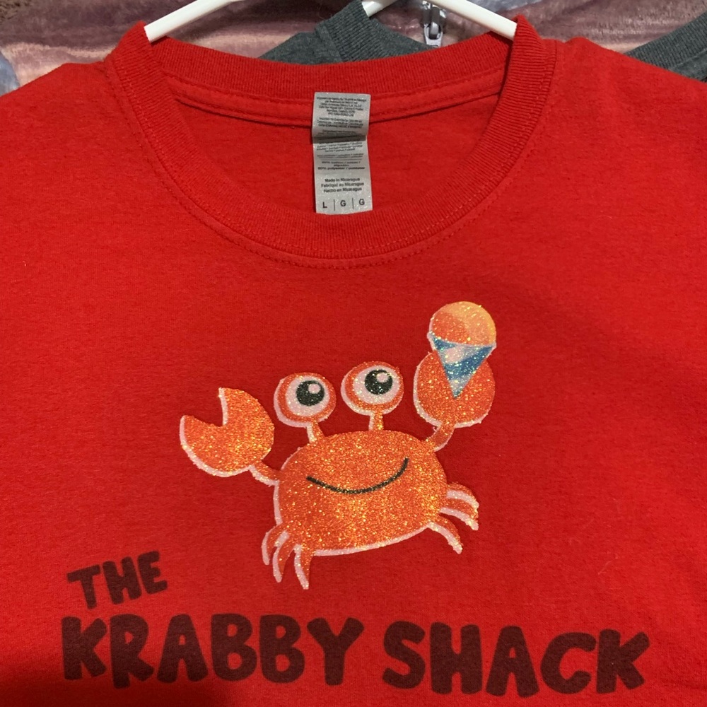 cute graphic tee!